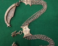 ΑΣΗΜΕΝΙΟΣ ΣΟΥΓΙΑΣ ΜΕ ΚΙΟΣΤΕΚΙ - SILVER KNIFE WITH JEWELLERY